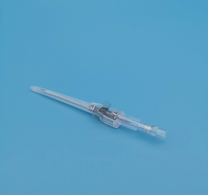 22G Bulle profonde de sécurité de l'IV.Cathéter Cannula avec petites ailes CE ISO pour les cliniques de beauté Classe III Instrument de classification