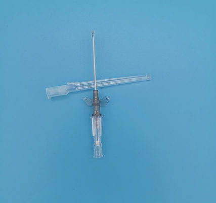 22G Bulle profonde de sécurité de l'IV.Cathéter Cannula avec petites ailes CE ISO pour les cliniques de beauté Classe III Instrument de classification